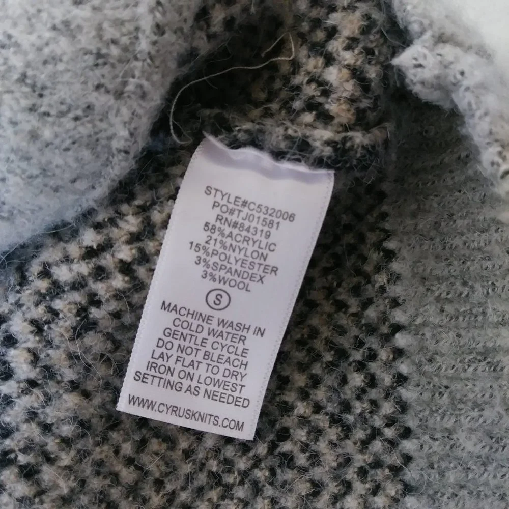 Cyrus Plaid Button Down Cardigan Sweater Grey White Charcoal Tan Small - Picture 10 of 10
